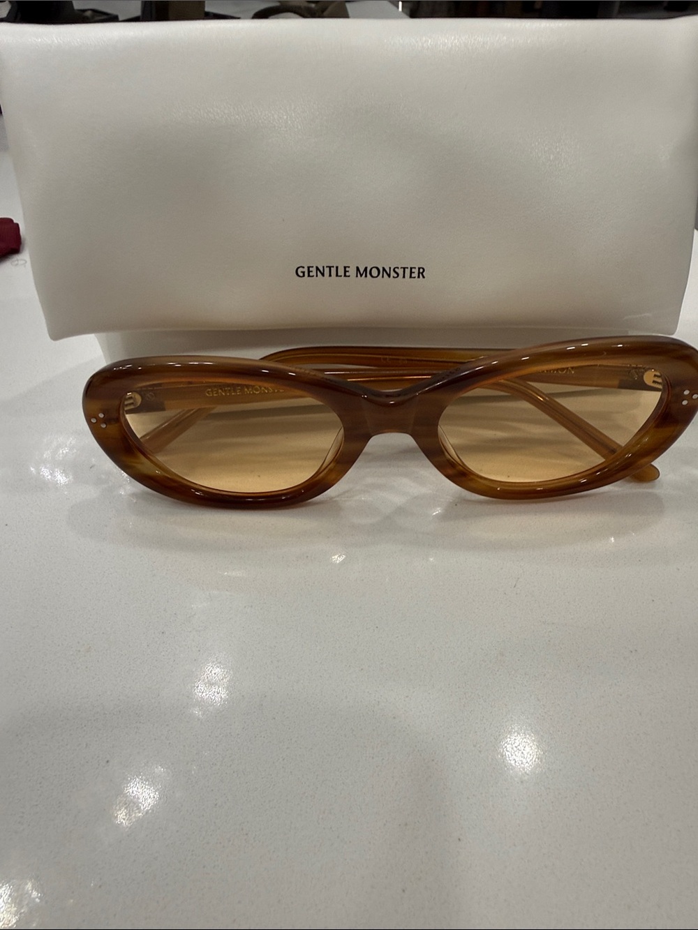 GENTLE MONSTER Amber Brown Cat-Eye Sunglasses
